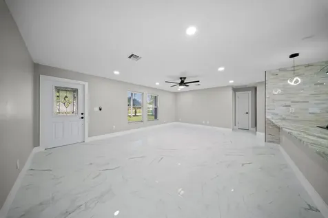 388 SE Tranquilla Avenue Port St Lucie FL 34983