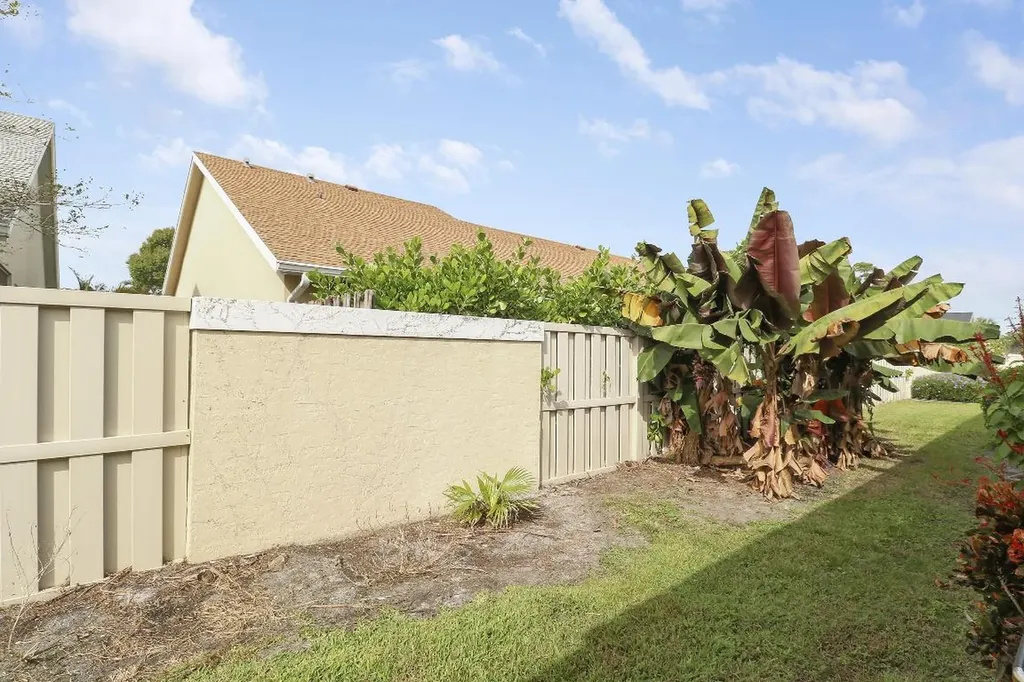 146 Moccasin Trail S Jupiter FL 33458