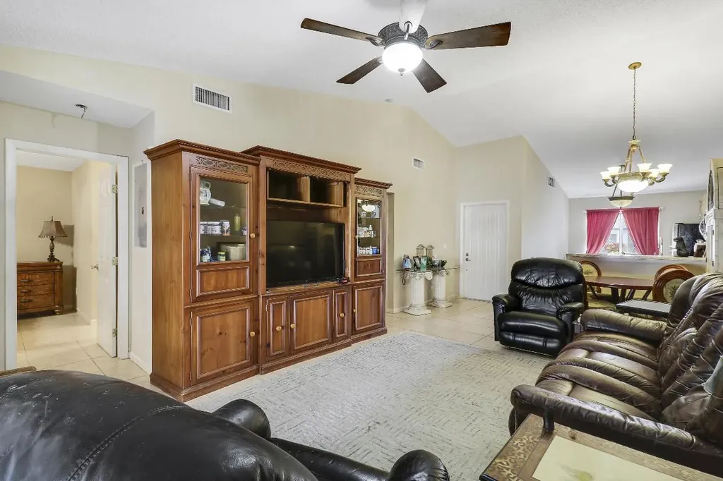146 Moccasin Trail S Jupiter FL 33458