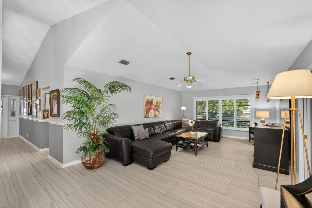 13 Saint Giles Road Palm Beach Gardens FL 33418