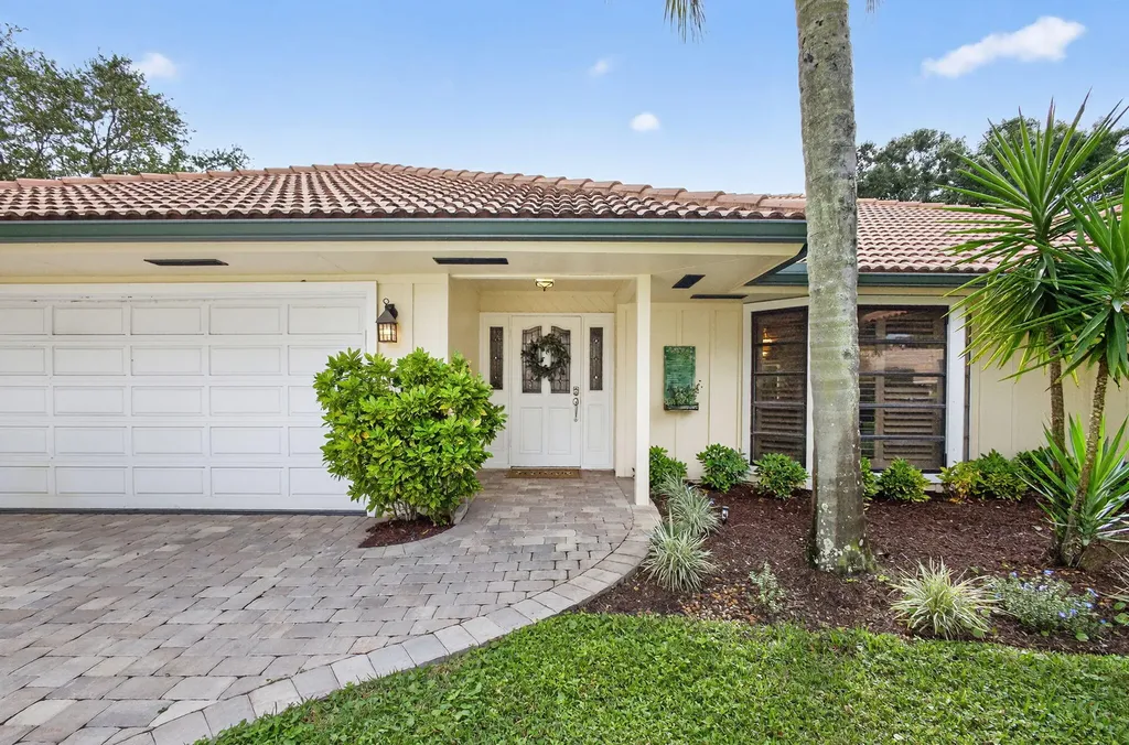 13 Saint Giles Road Palm Beach Gardens FL 33418