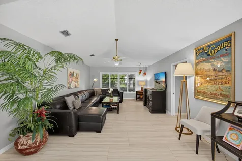 13 Saint Giles Road Palm Beach Gardens FL 33418