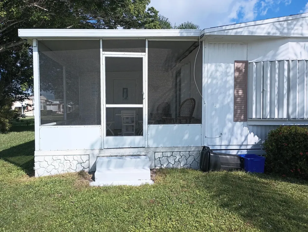 16 Guadalupe Port St Lucie FL 34952