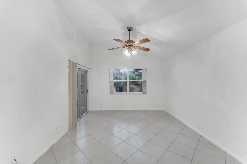 2705 Pointe Circle Greenacres FL 33413