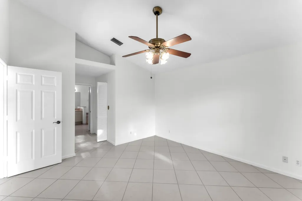 2705 Pointe Circle Greenacres FL 33413