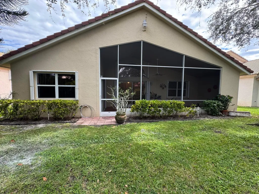 2705 Pointe Circle Greenacres FL 33413