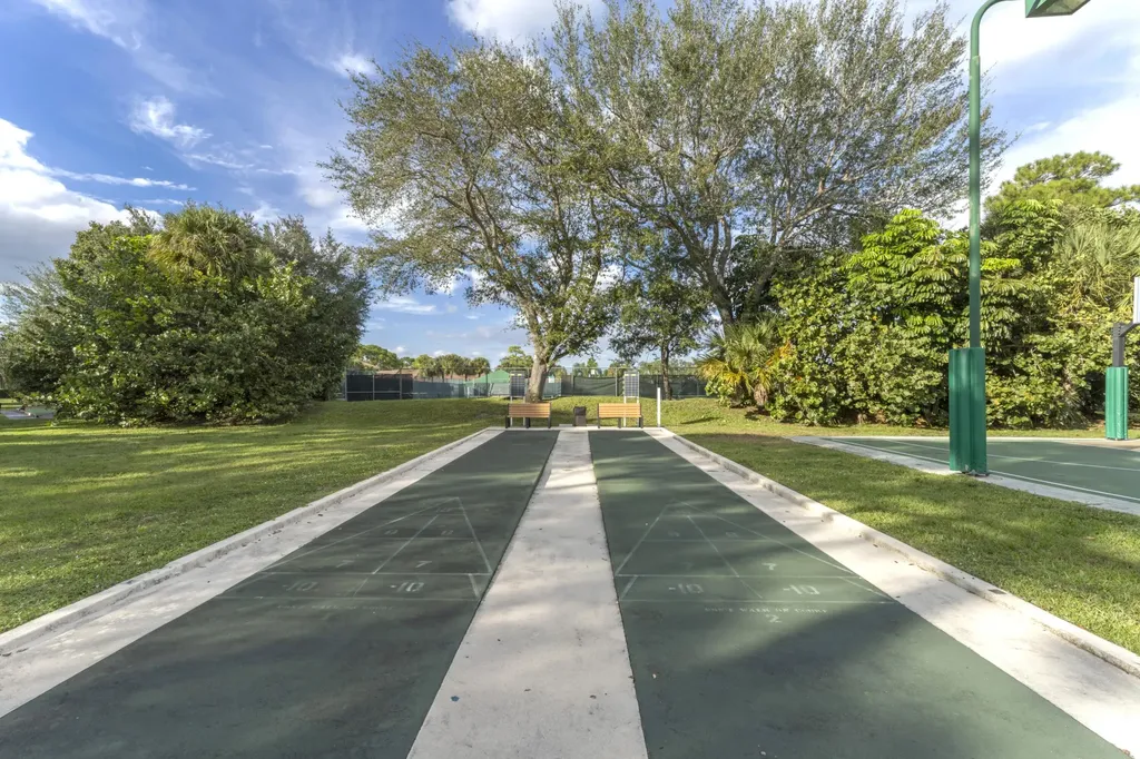 2705 Pointe Circle Greenacres FL 33413