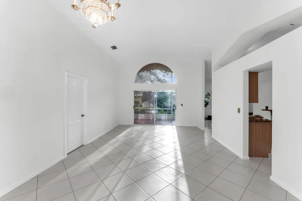 2705 Pointe Circle Greenacres FL 33413