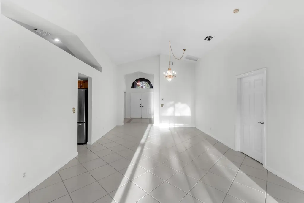 2705 Pointe Circle Greenacres FL 33413