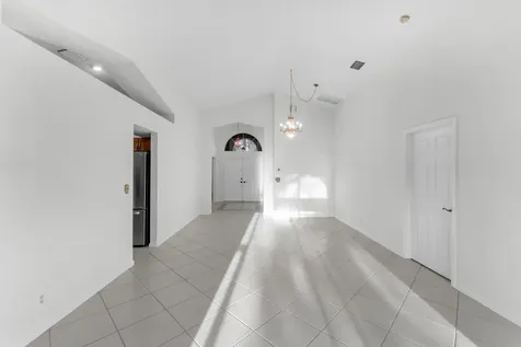 2705 Pointe Circle Greenacres FL 33413