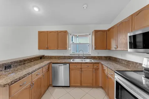 2705 Pointe Circle Greenacres FL 33413