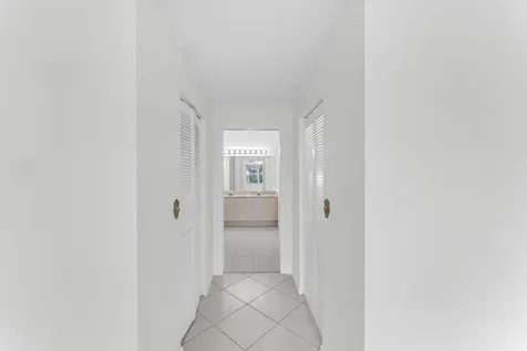 2705 Pointe Circle Greenacres FL 33413
