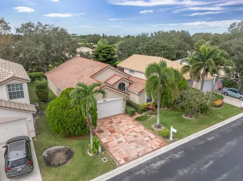 2705 Pointe Circle Greenacres FL 33413