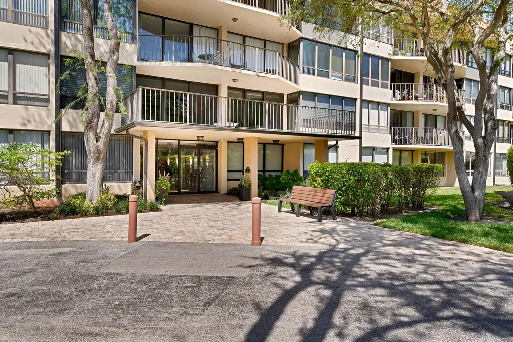 799 Jeffery Street Boca Raton FL 33487