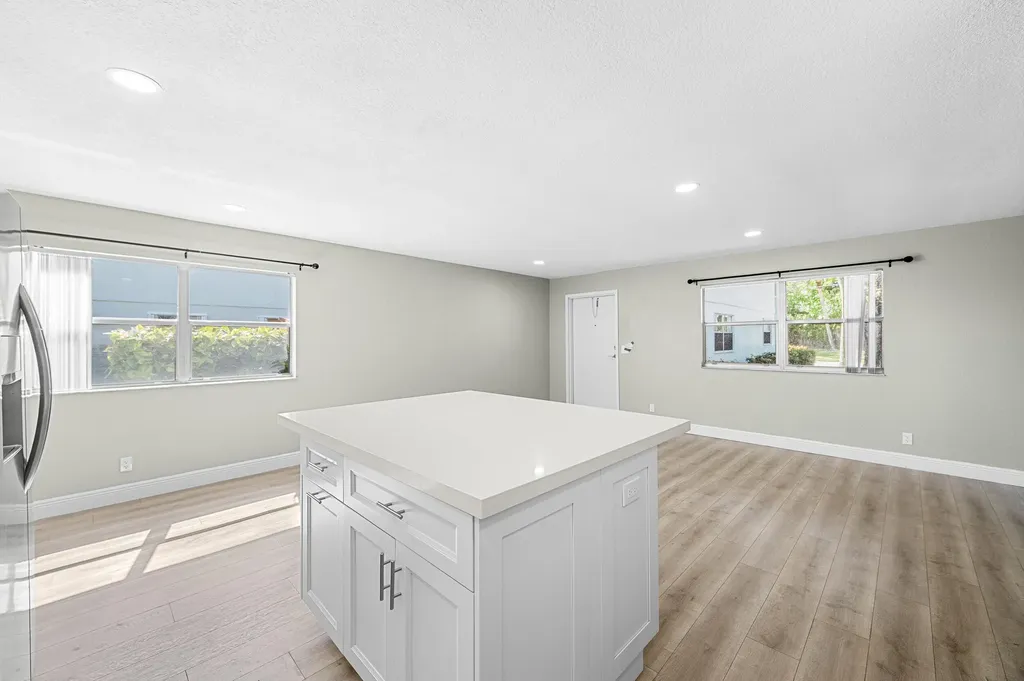 106 Tuscany B Delray Beach FL 33446