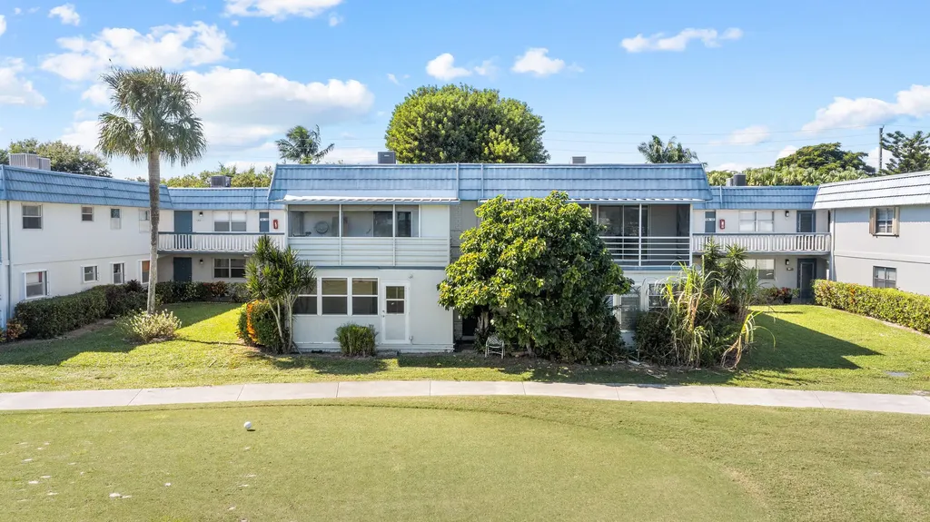 106 Tuscany B Delray Beach FL 33446
