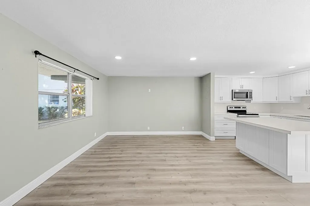 106 Tuscany B Delray Beach FL 33446