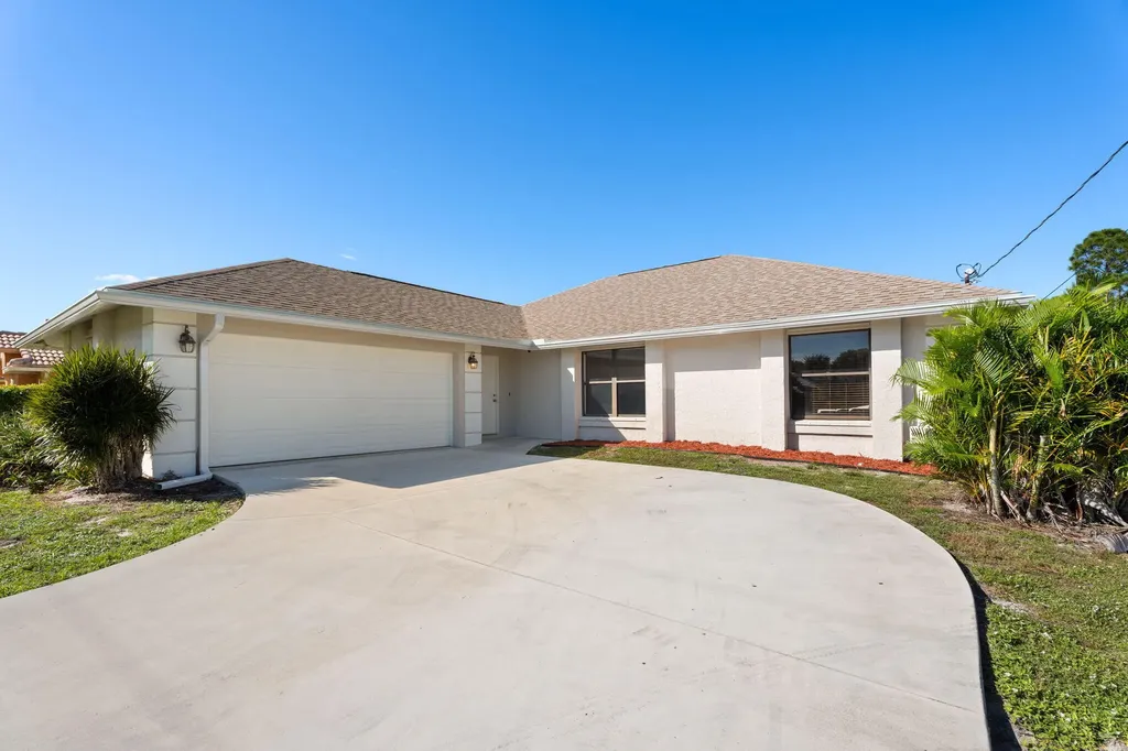 2268 SE Lucaya Street Port St Lucie FL 34952