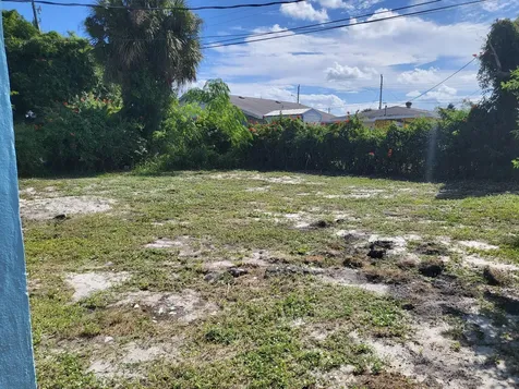 1119 W 32nd Street Riviera Beach FL 33404