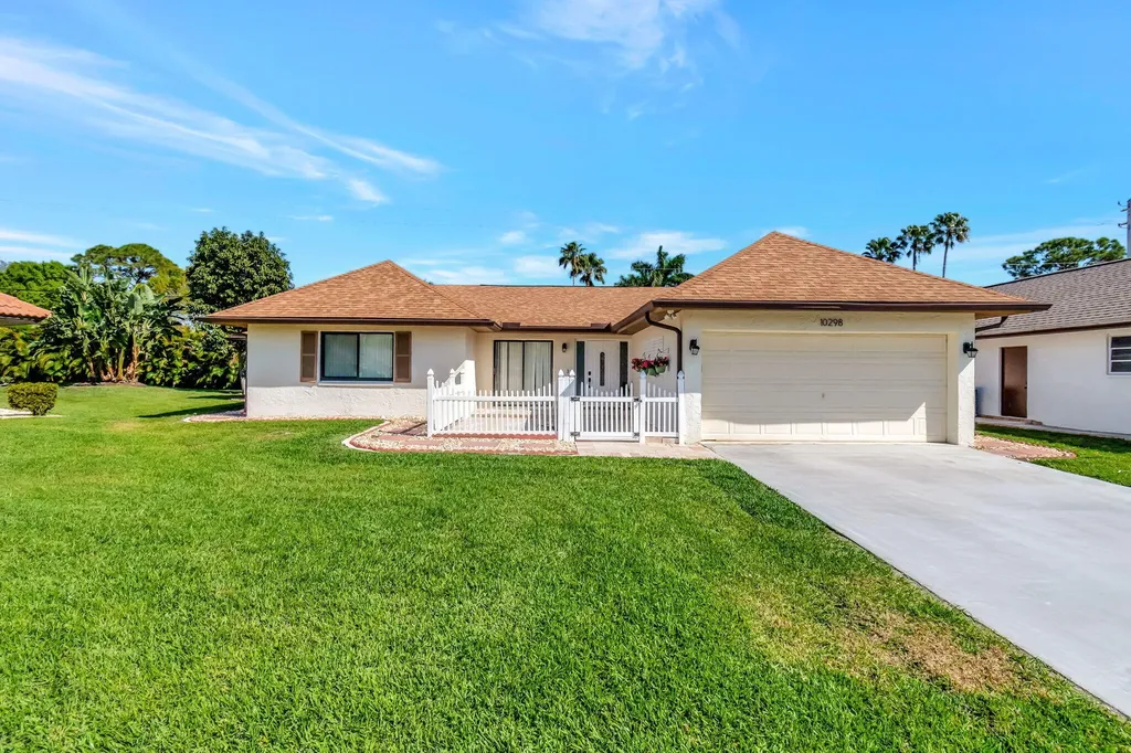 10298 Greentrail Drive N Boynton Beach FL 33436
