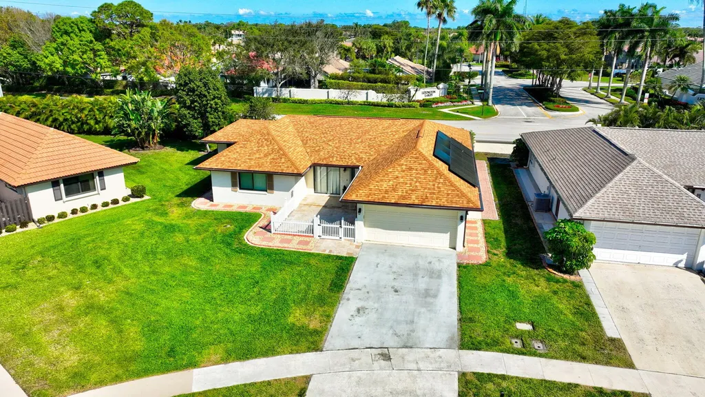 10298 Greentrail Drive N Boynton Beach FL 33436