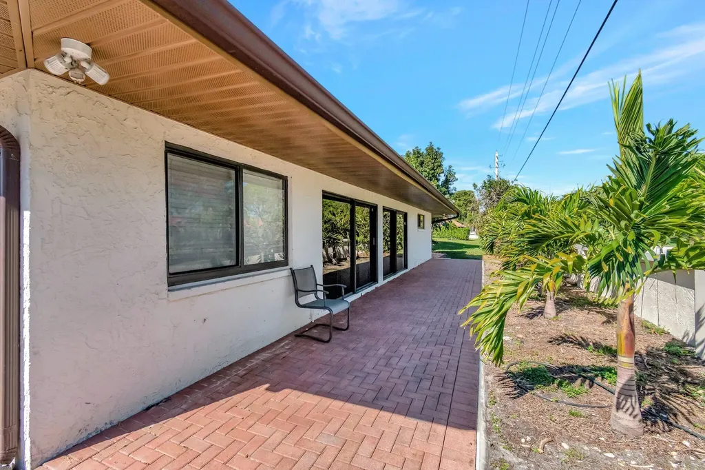 10298 Greentrail Drive N Boynton Beach FL 33436