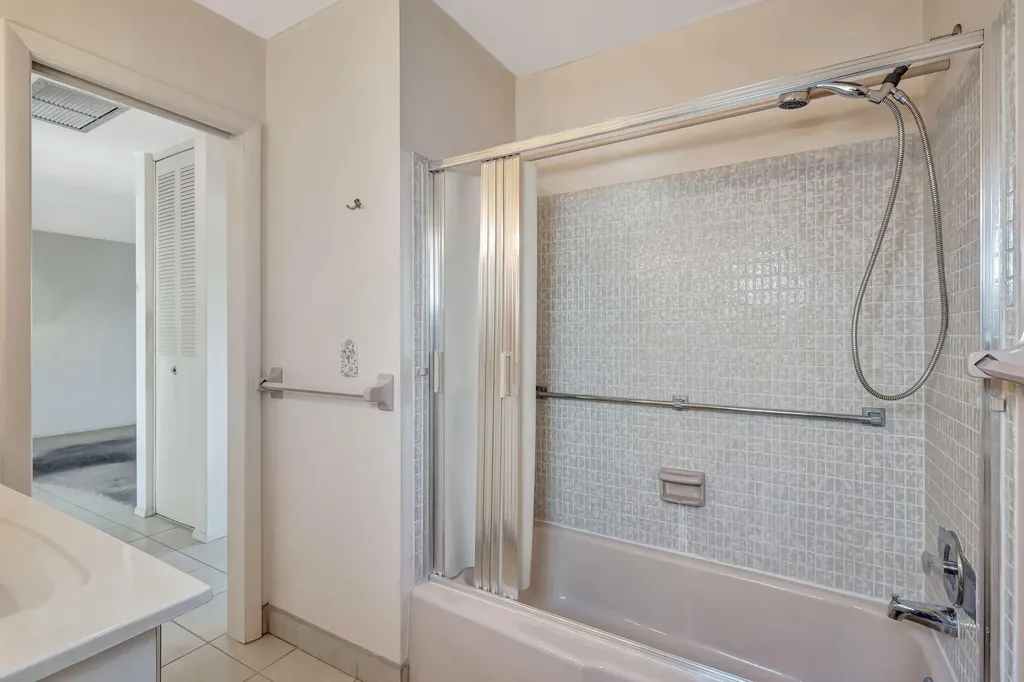 2966 Ashley Drive Drive E West Palm Beach FL 33415