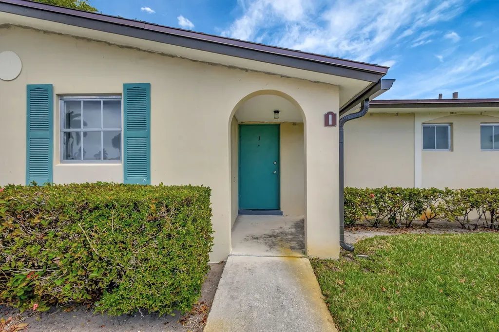 2966 Ashley Drive Drive E West Palm Beach FL 33415