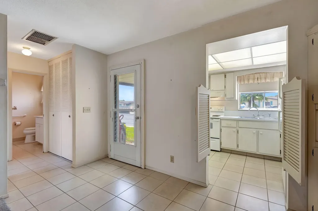 2966 Ashley Drive Drive E West Palm Beach FL 33415
