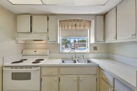2966 Ashley Drive Drive E West Palm Beach FL 33415
