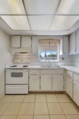 2966 Ashley Drive Drive E West Palm Beach FL 33415