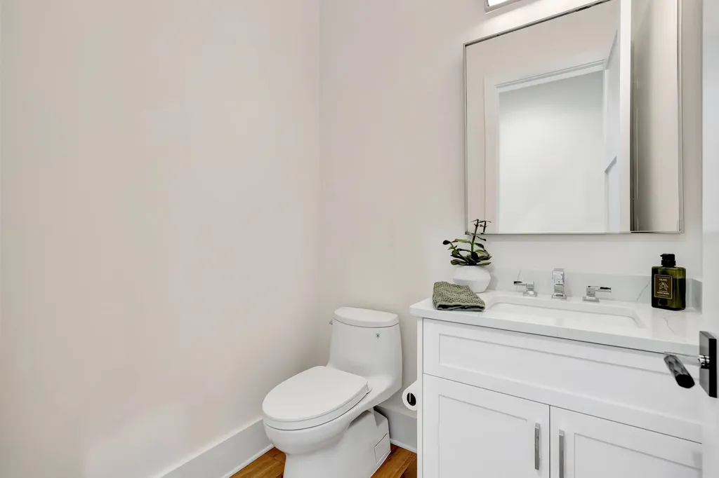 245 Alhambra Place West Palm Beach FL 33405