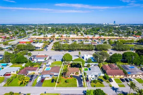 6731 Roosevelt Street Hollywood FL 33024
