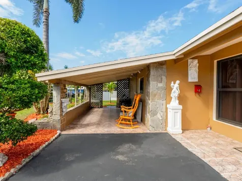 6731 Roosevelt Street Hollywood FL 33024
