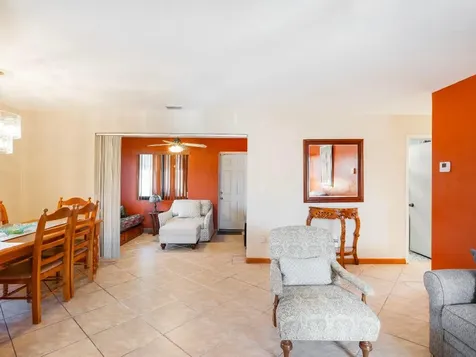 6731 Roosevelt Street Hollywood FL 33024