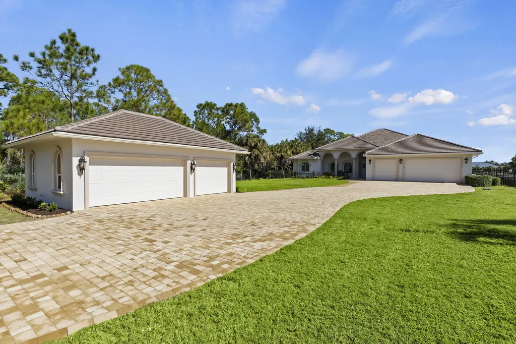 2821 SE North Lookout Boulevard Port St Lucie FL 34984