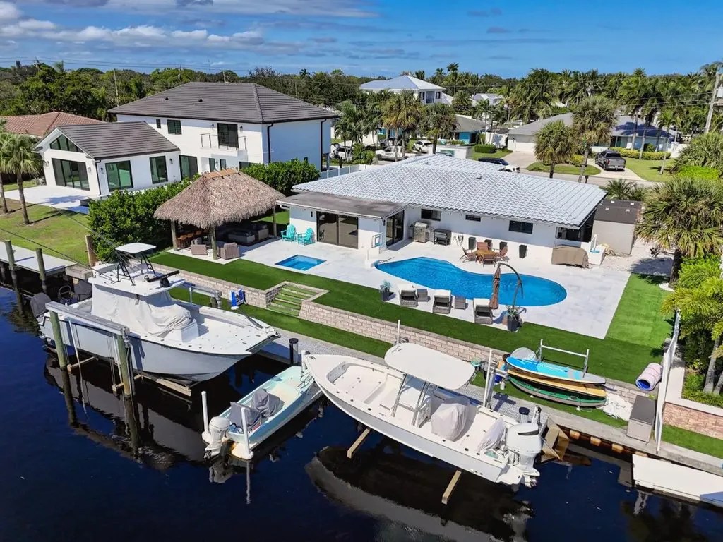 12 Leeward Circle Tequesta FL 33469