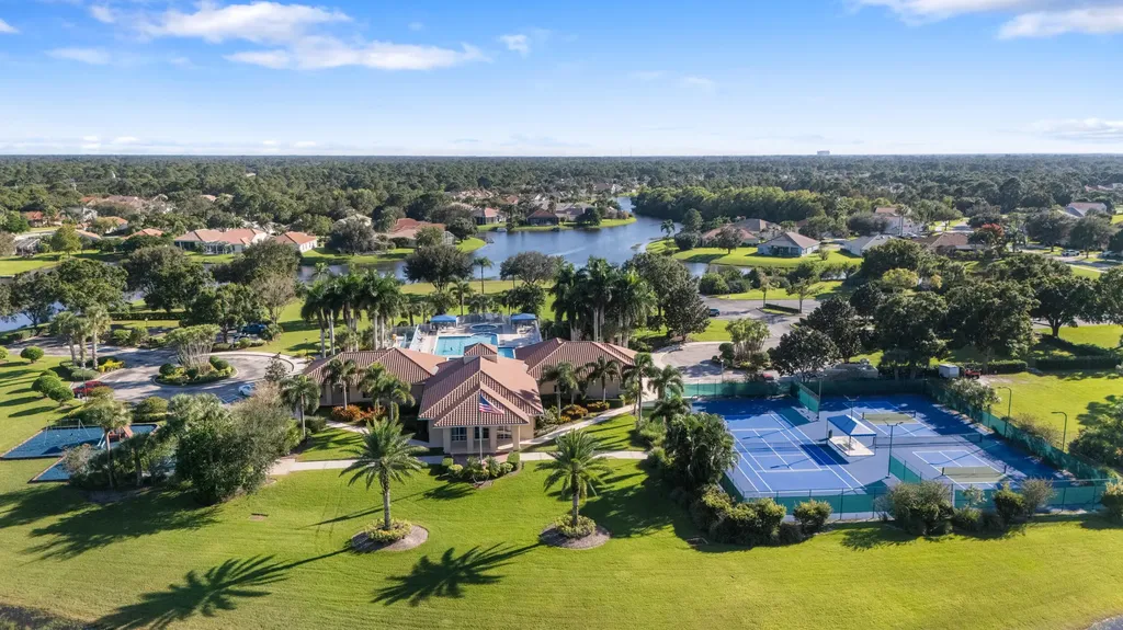 700 SW Great Exuma Cove Port St Lucie FL 34986