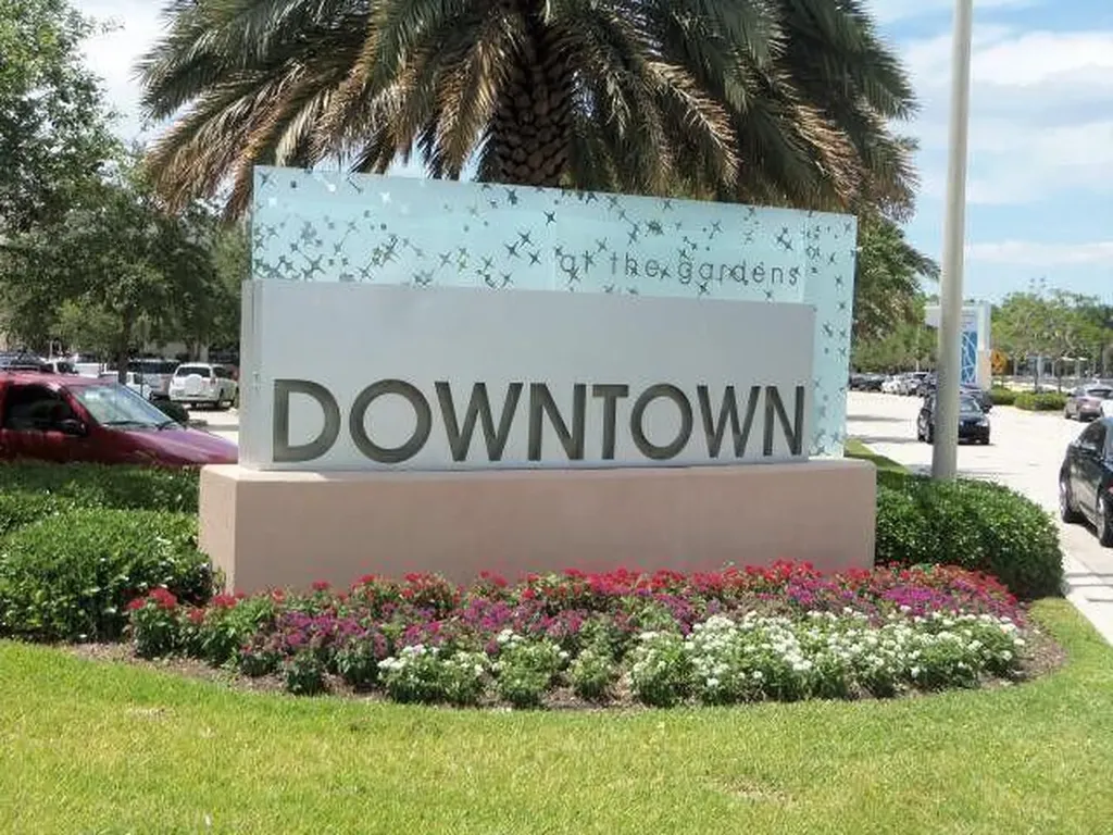 907 Marina Drive North Palm Beach FL 33408