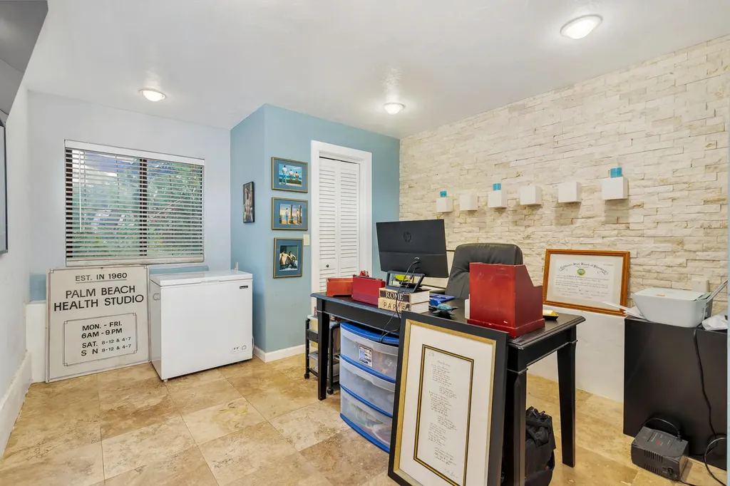 1412 Lake Avenue West Palm Beach FL 33401