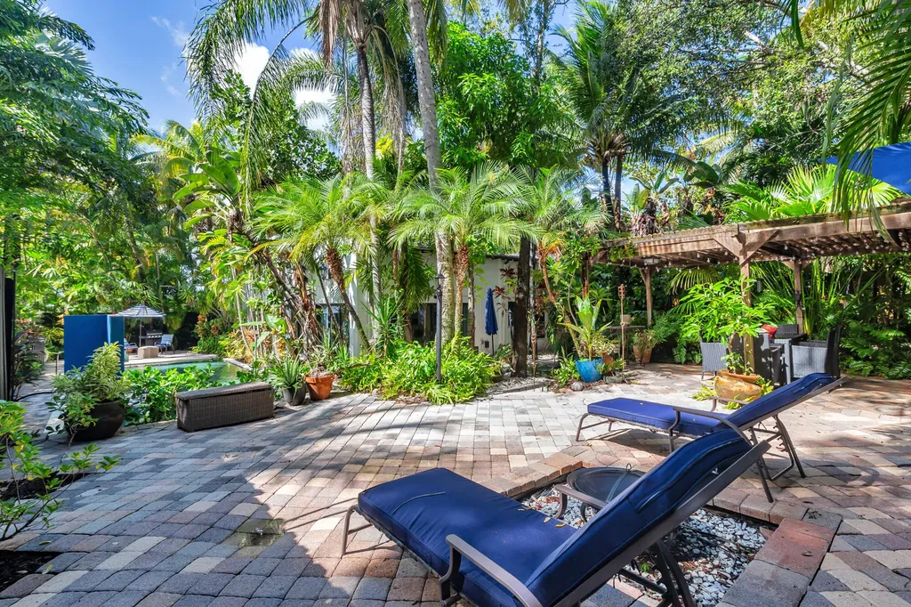 1412 Lake Avenue West Palm Beach FL 33401