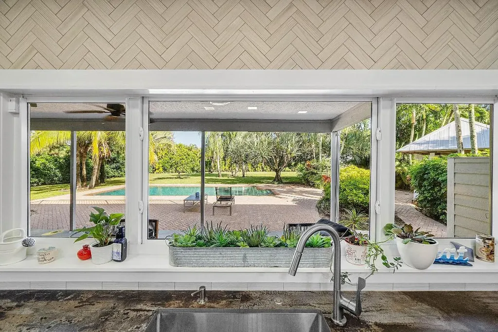 8260 Native Dancer Road E Palm Beach Gardens FL 33418