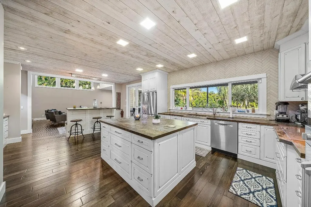 8260 Native Dancer Road E Palm Beach Gardens FL 33418