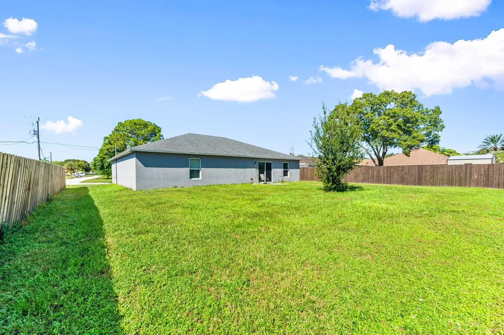 2333 SE Aneci Street Port St Lucie FL 34984