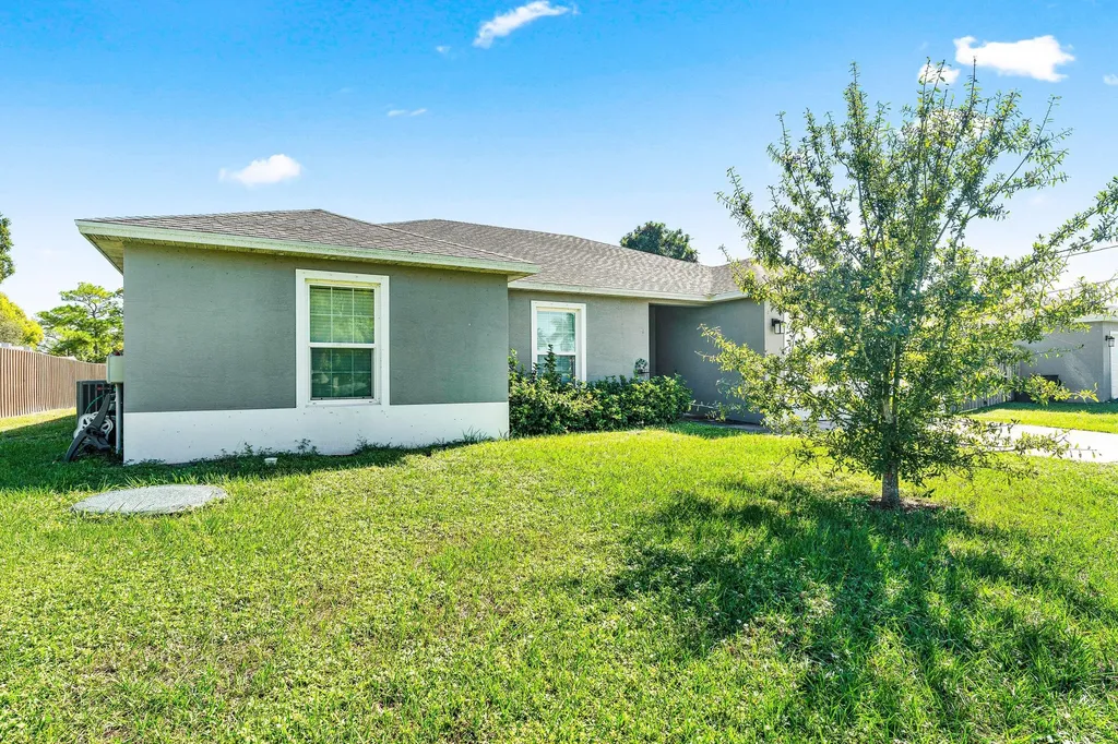 2333 SE Aneci Street Port St Lucie FL 34984