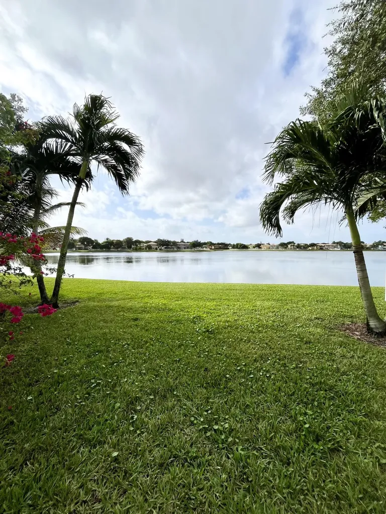 3298 Turtle Cove West Palm Beach FL 33411