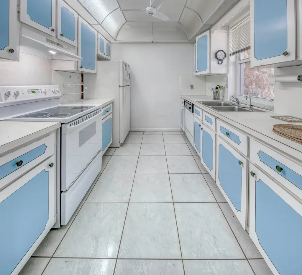 1 S Lakeside Drive Lake Worth Beach FL 33460