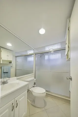 308 Brittany G Delray Beach FL 33446