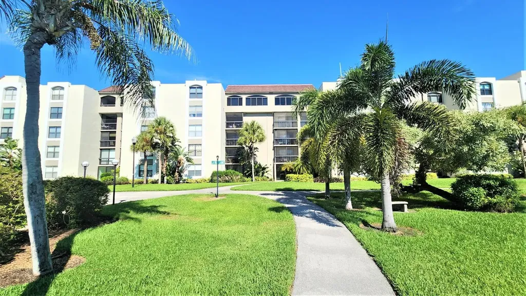 1915 Lavers Circle Delray Beach FL 33444