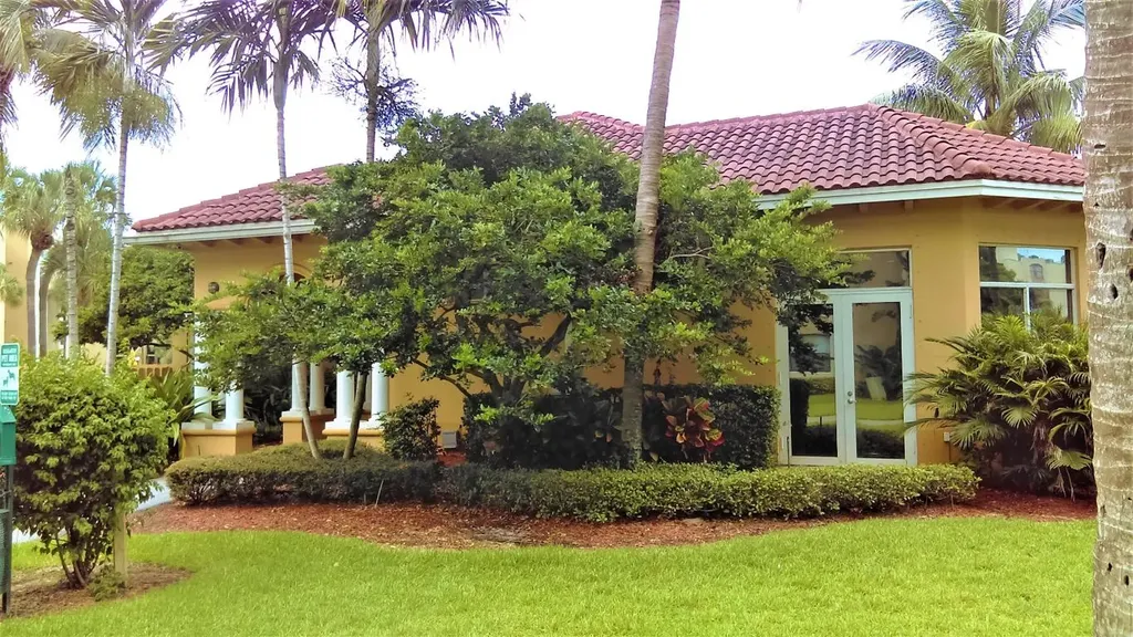 1915 Lavers Circle Delray Beach FL 33444